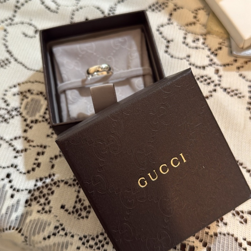 Gucci Silver Band Rings with Engraved Designs - Picture 11 of 14